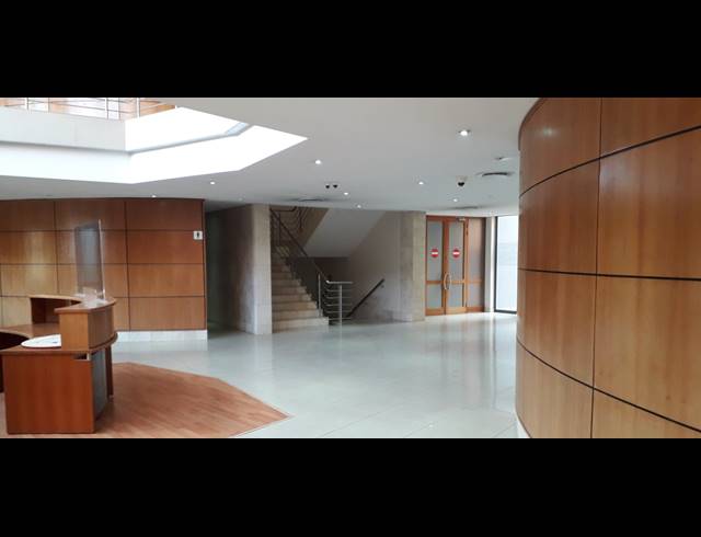 2,694M² CO-WORKING SPACE TO LET IN DIE HOEWES